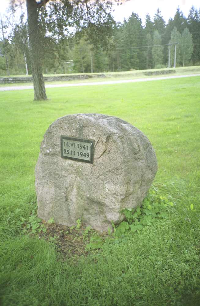 Memorial stone for deported from Elva Station in 1941 and 1949