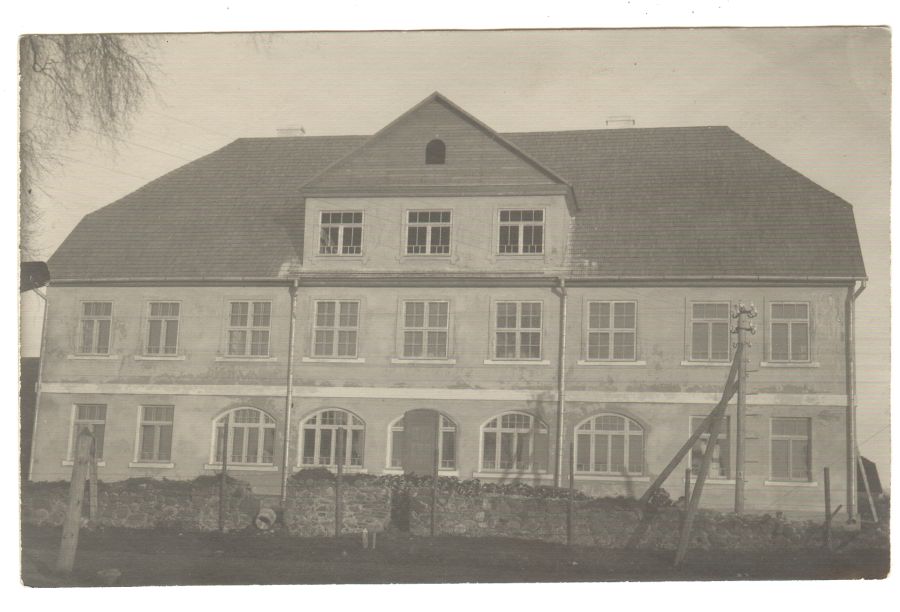 Elva School Building