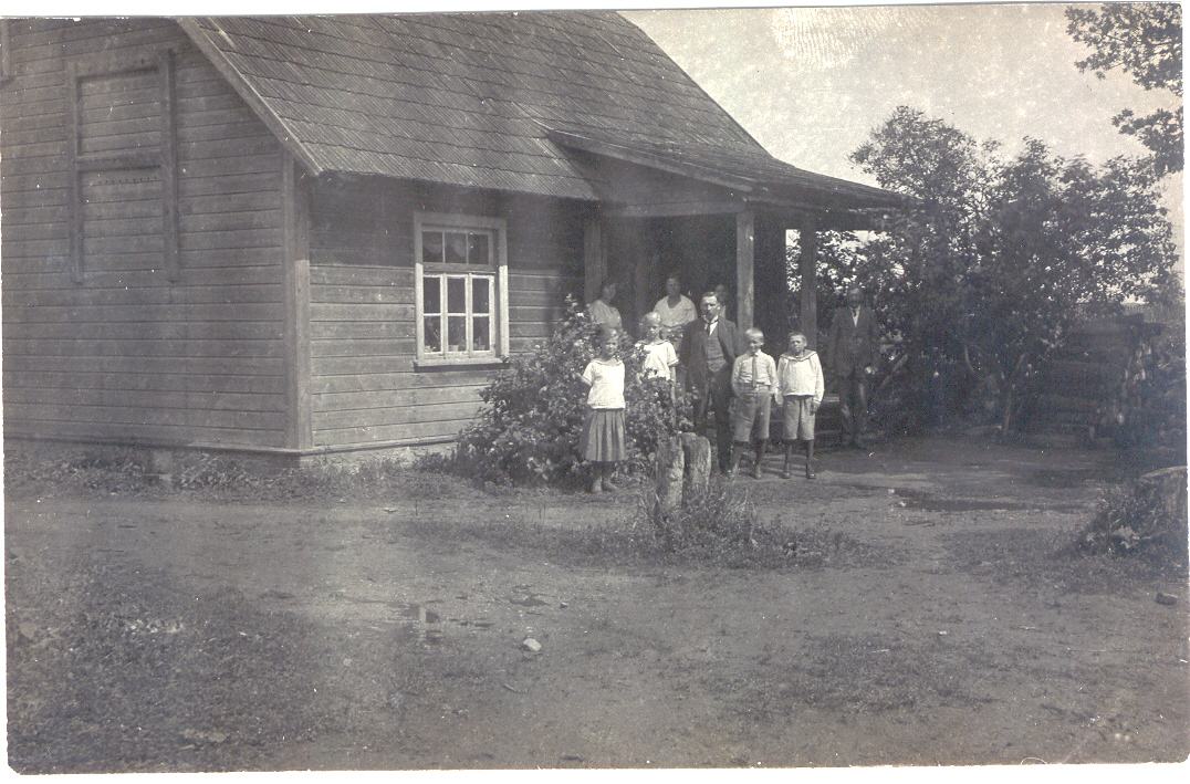 Photo Antsla State Manor wooden house in 1923.