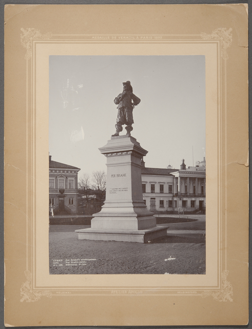 Walter Runebergin veistämä, vuonna 1888 paljastettu Per Brahen patsas