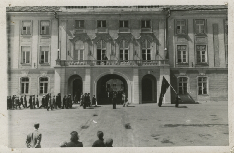 Demonstrations in front of Toompea Castle 21.06.1940 in Tallinn.