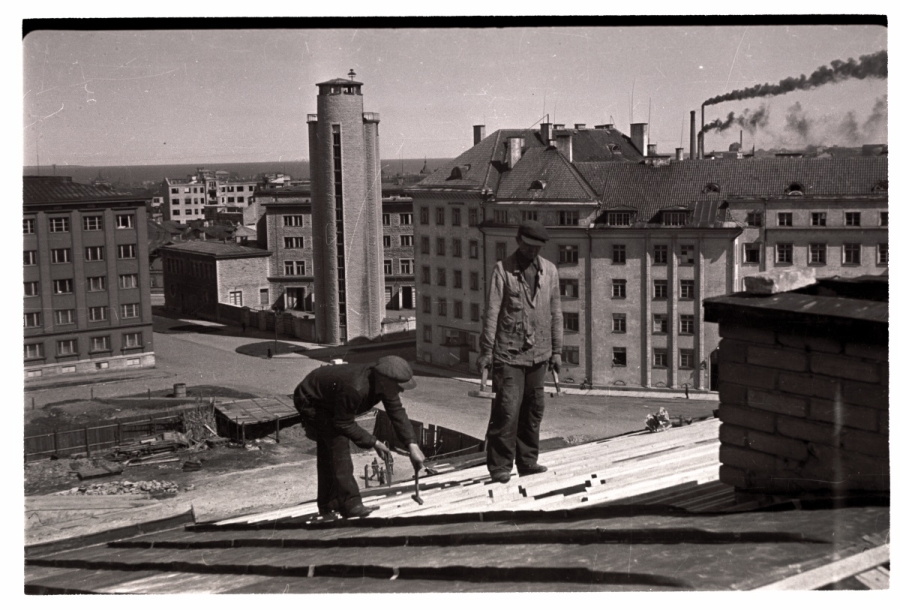 Tallinn, view from the street of the Kunder Street house, covering the roof at the forefront, viewing the city and Toompea.