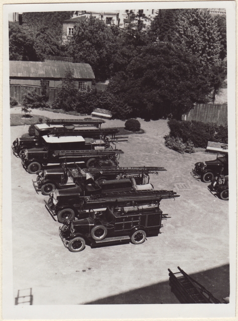 The line of fire cars at Tallinn Hipodroom during the studies in 1938.