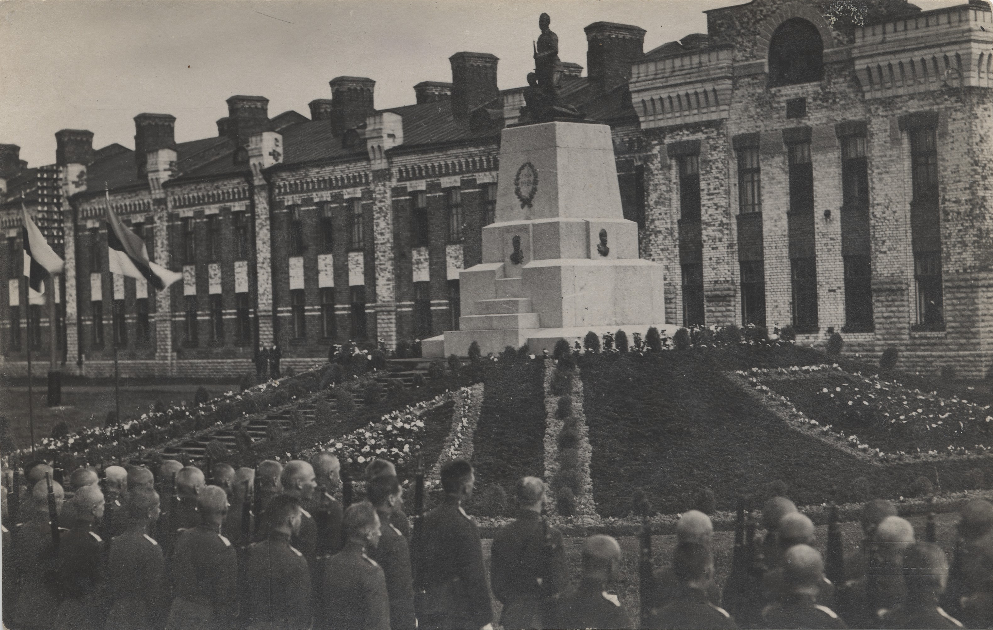 [tallinn] : [remembrance of the cadets that fell on Tondil on December 1, 1924]