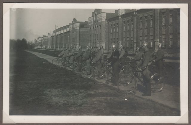 Firefighting course II in war school with bicycles.