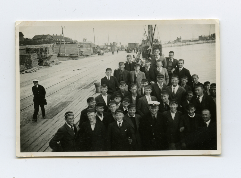 Tallinn Real Gymnasium V class on steamboat "Jaan Poska" before traveling to the Aegna island. The ship is at Mine Harbour.