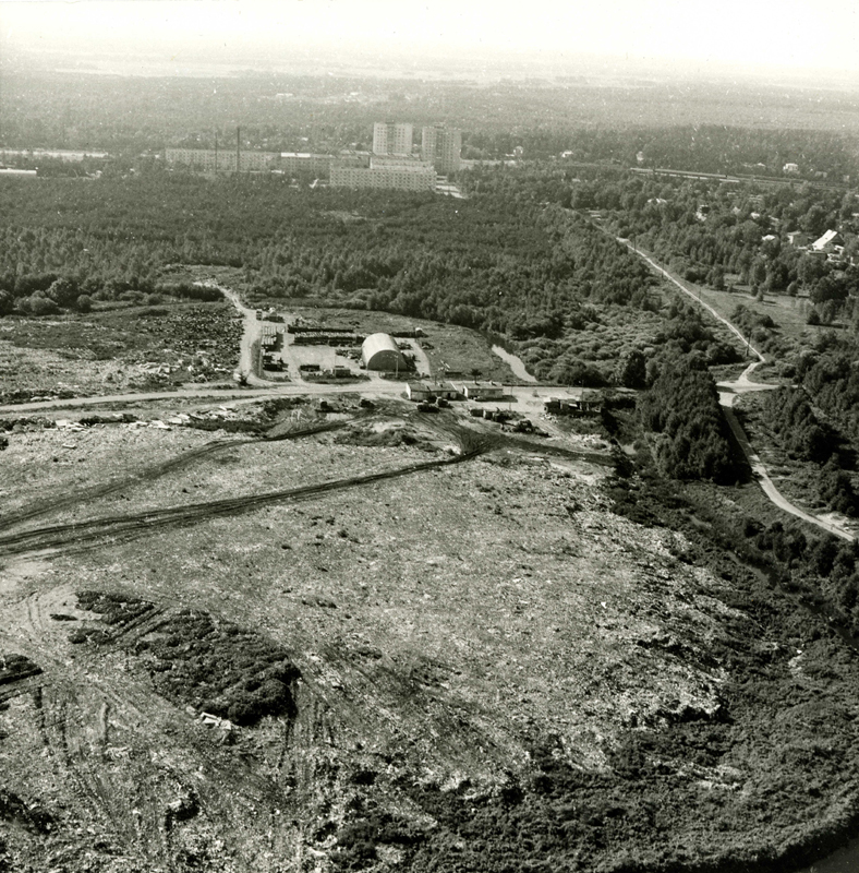 Air view to Tallinn: Pääsküla raba and landfill, Taama Vabaduse pst 453 towers