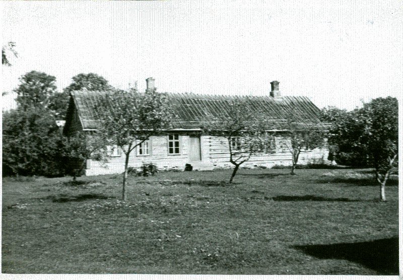Photo. Apartment in Kerslettis. Summer memories from Vorms in the album. 1933/34. Photo: J.F. Luikmil.