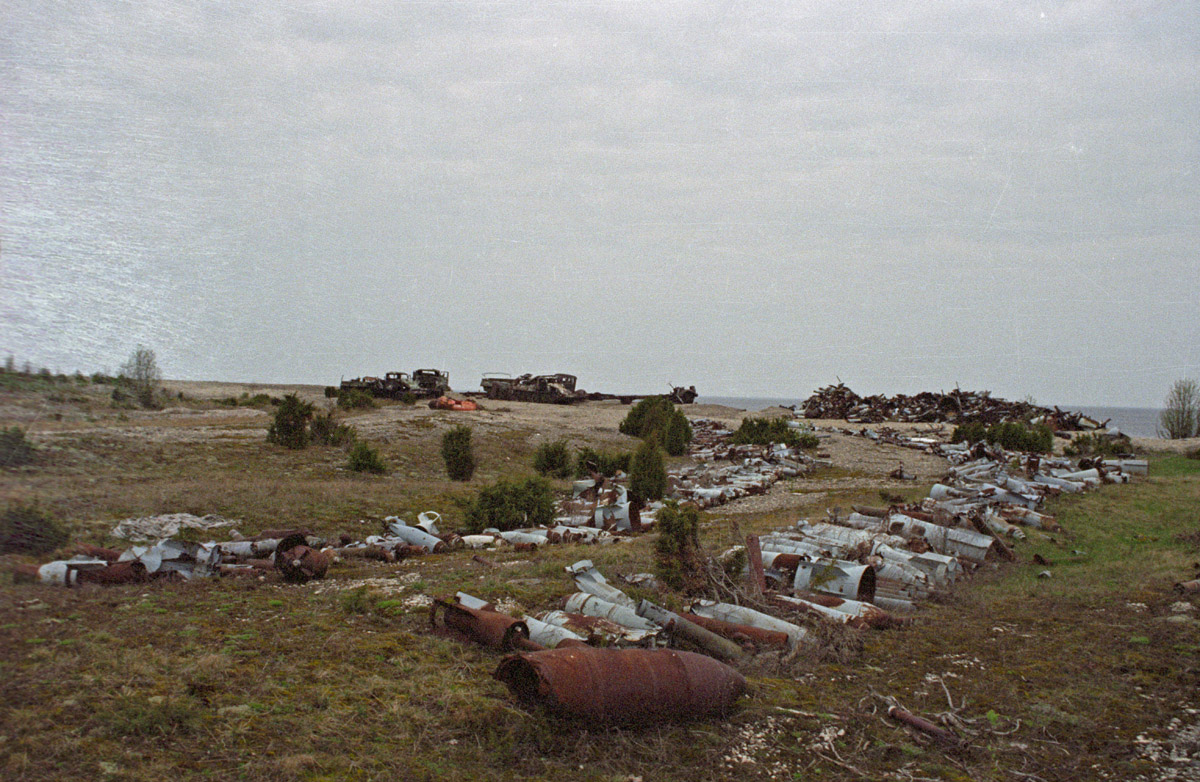 Outdoor works on Pakril, gathered bombs at the bottom of the island