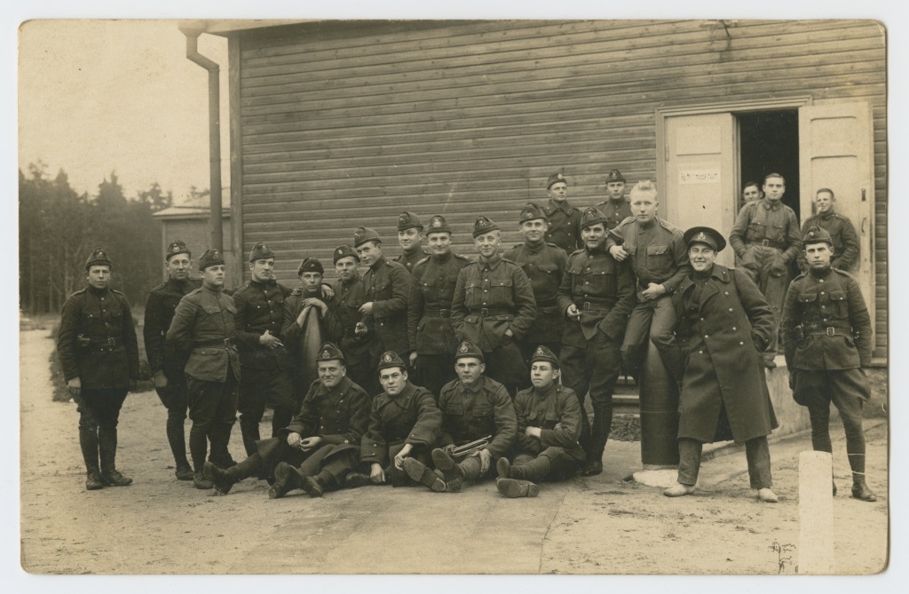 Group picture of Defence Forces on Aegna Island