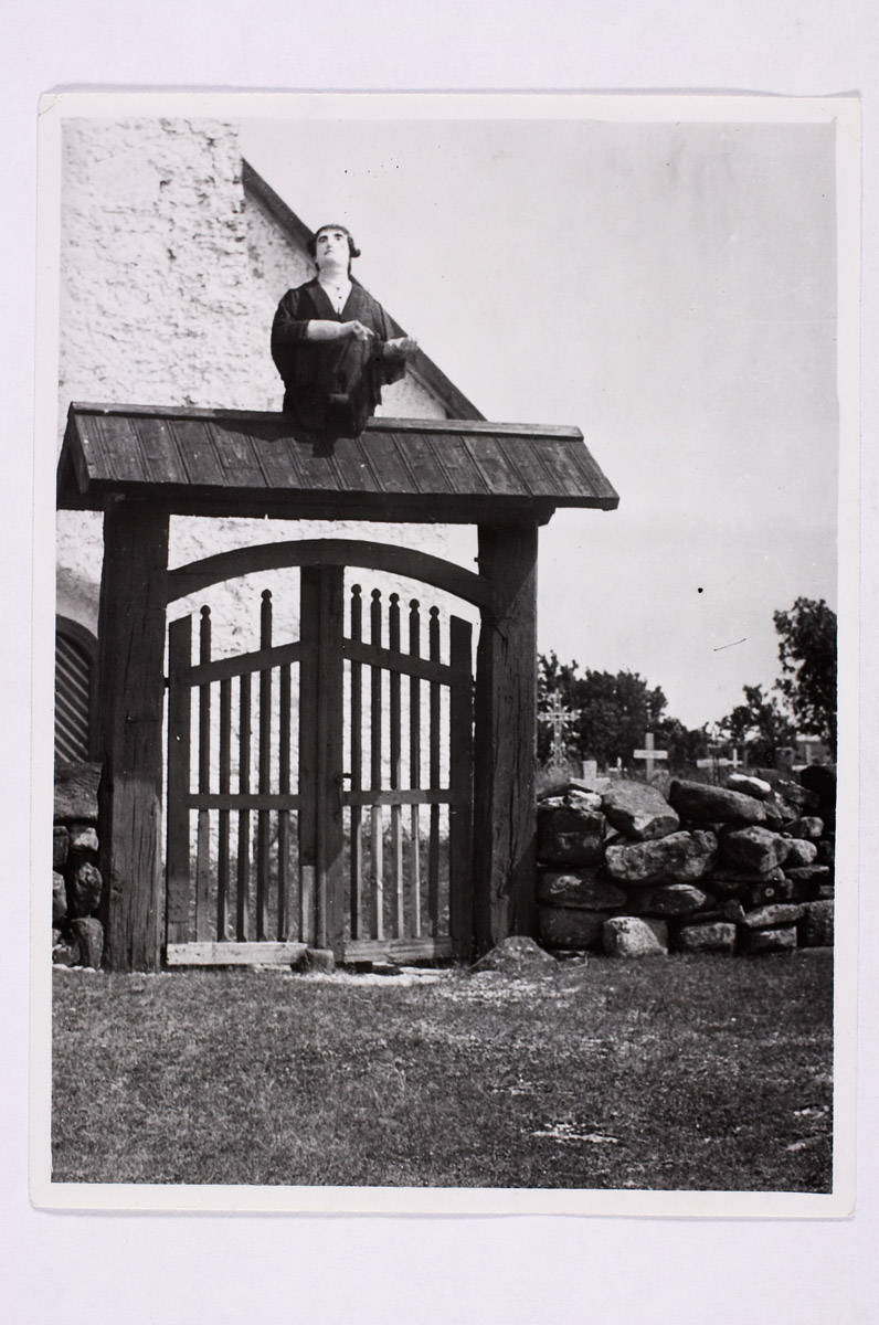 M. Luther's shape at the door of the Osmussaare church in 1939. Noarootsi khk, Rikholdi v, Osmussaar