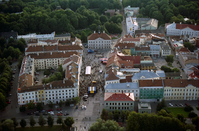 Aerofoto from Tartu Raekoja square and its surroundings, 01.09.2001.