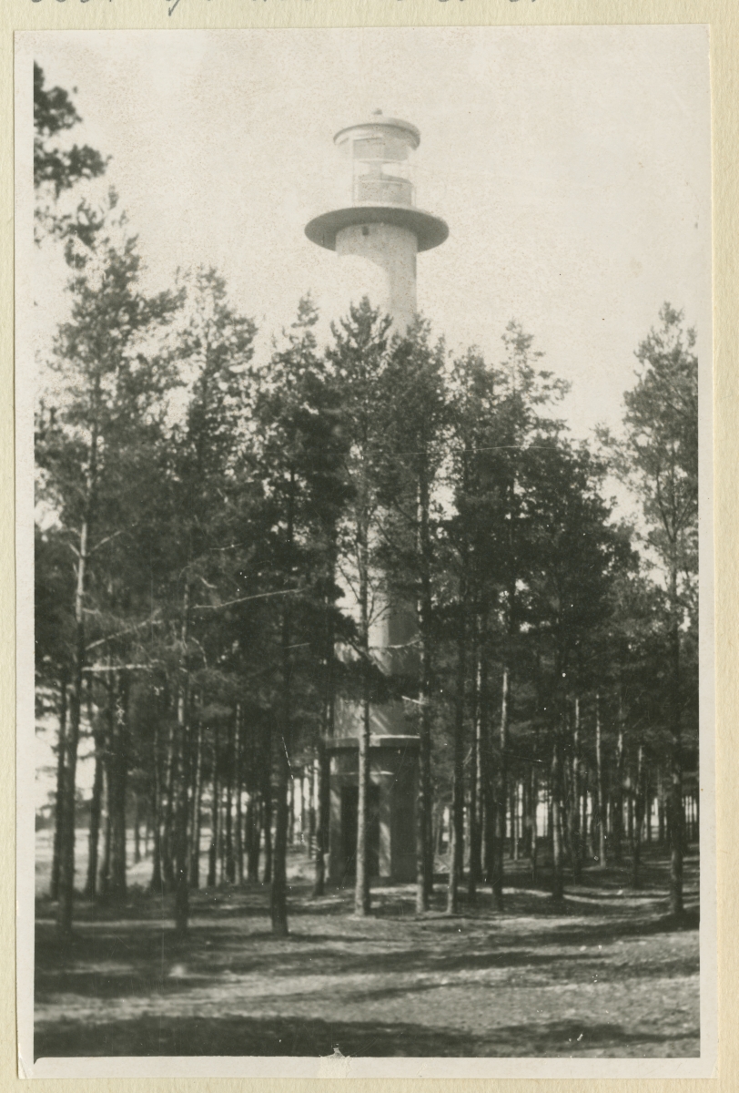Construction of the southern lighthouse of Prangli