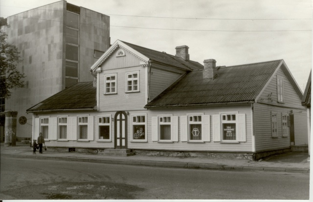 Photo Paide Keskväljak 18 building 1987