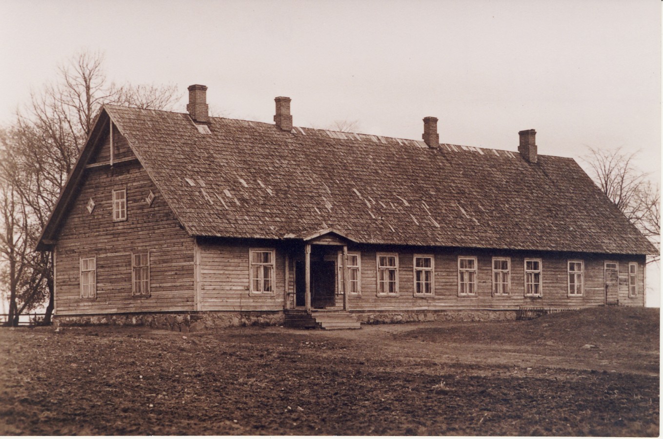 Leebiku schoolhouse