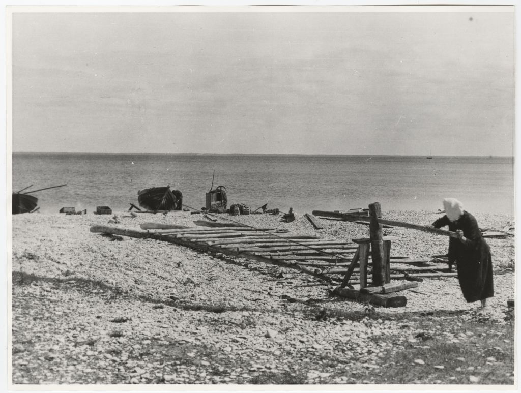 "lilla Ragö" on the island of Väike-Pakri: shipping boats on the beach