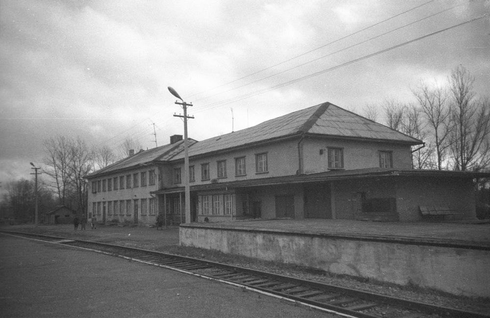 Stone oil station building