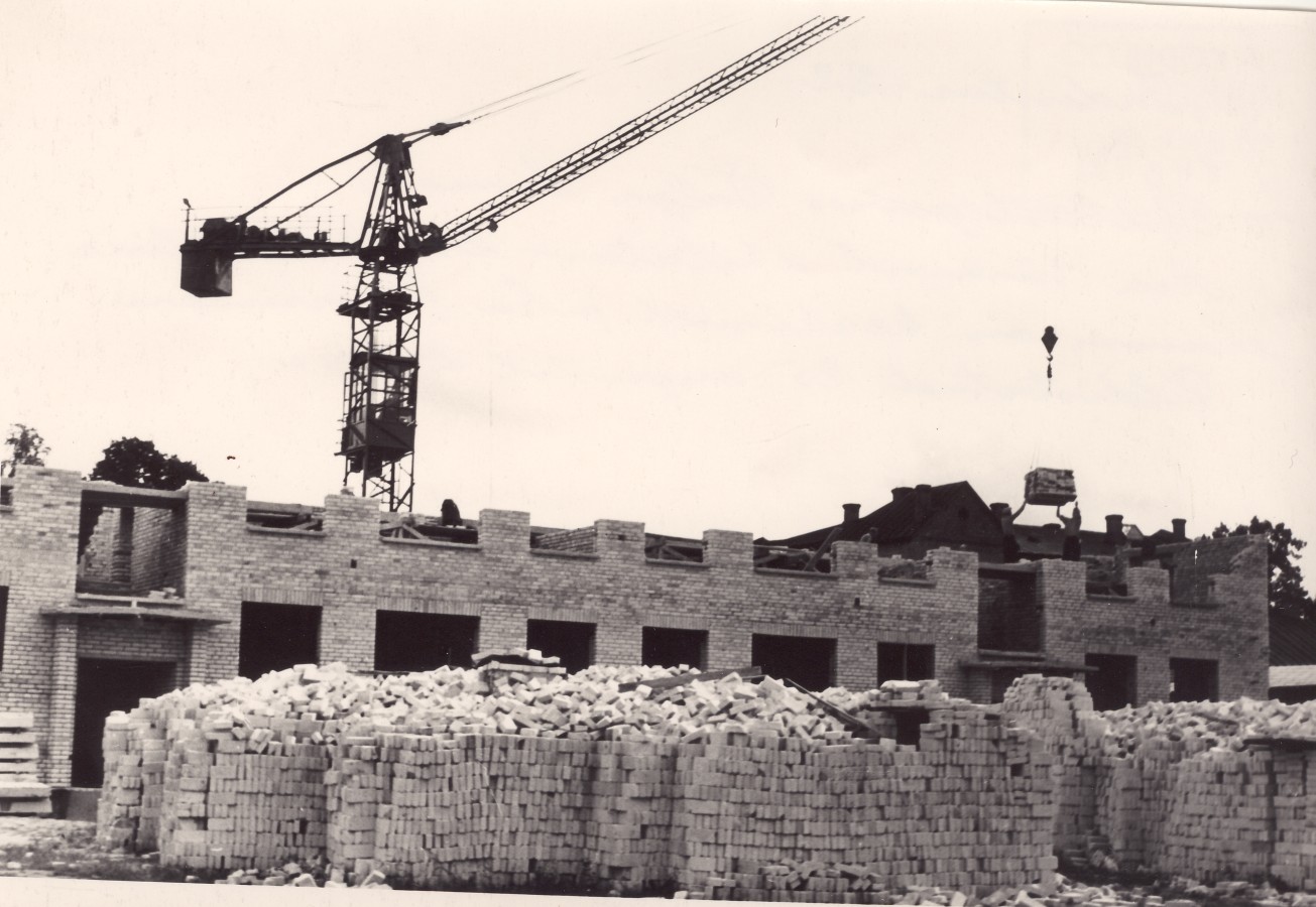 Construction of the utilities building on Valgas Garden Street