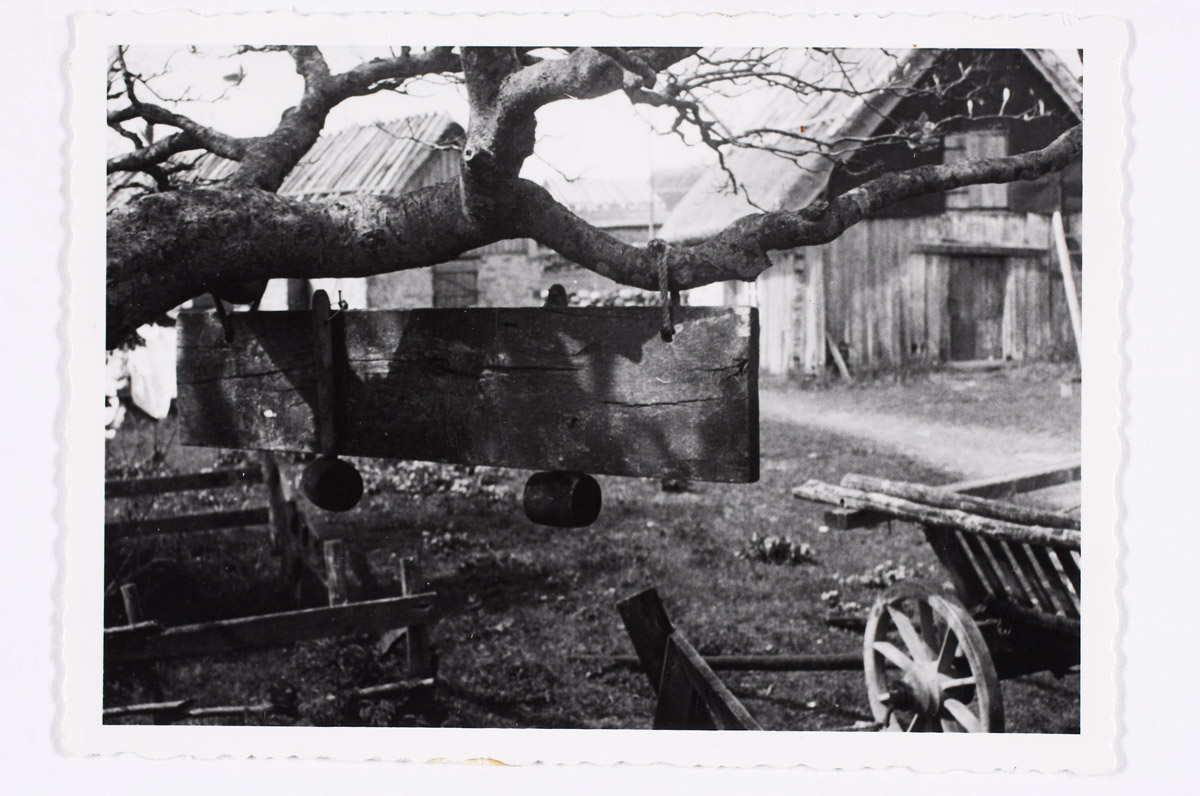 Julius Brus, the table as a fire signal (a year ago made by the municipality government). Osmussaar, 10. Vi 40