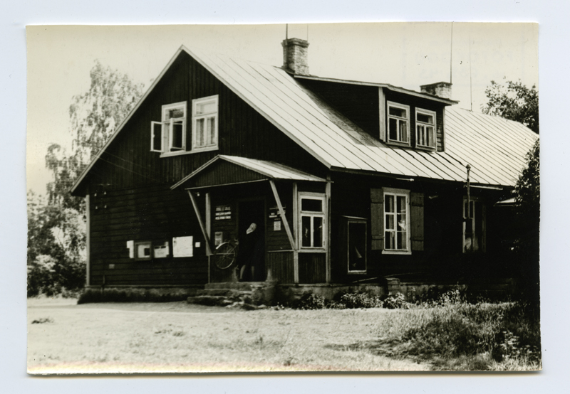 In the village of Hullo in Vorms, the building had a communications department, a deposit box, a service point and a foreign house