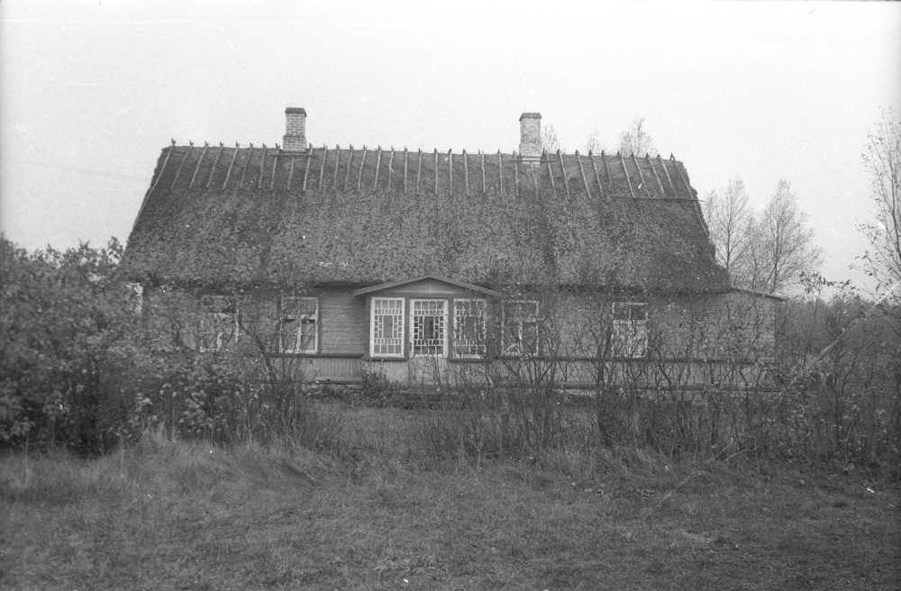 Residential building in Vööla village, view.