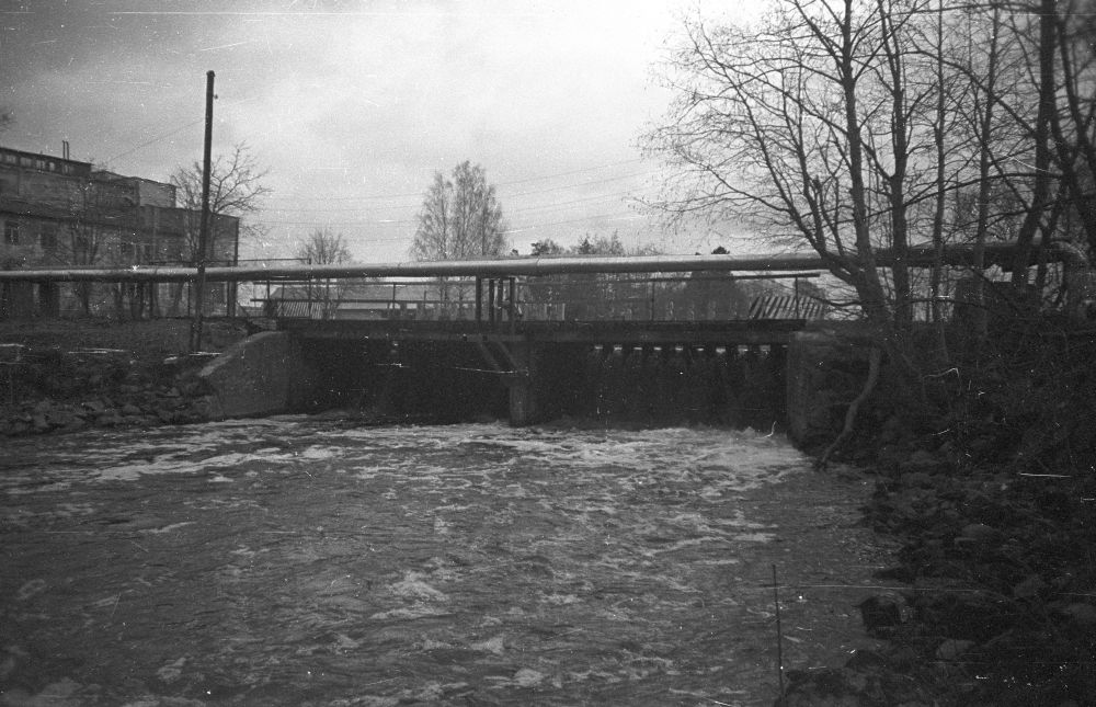 The cock and bridge of the Kohila paper factory on the Keila River