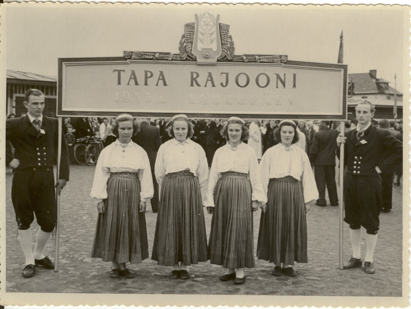 Photo, Tapa district in 1955. Saturday