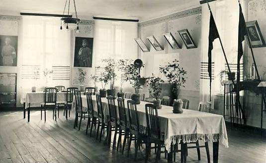 In the former Tapa manor building, the counting room of the armored train regiment