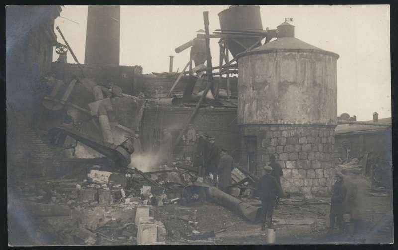 Postcard, Abja Linavabrik, after the burning, the Commission examines the consequences of the burning