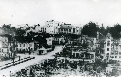 Tartu the ruins. At the forefront of the New Market and Aleksandri t corner.  On the street Shelli gasoline pipeline, behind the theatre Vanemuine. 1941