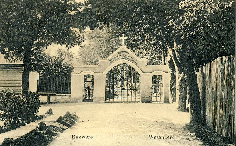 Rakvere, cemetery gate