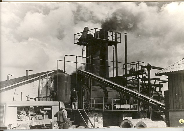 Photo, Mäo asphalt concrete factory in 1962.