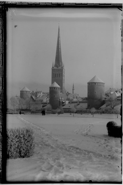 Winter view of the Tower Square and the Oleviste Church