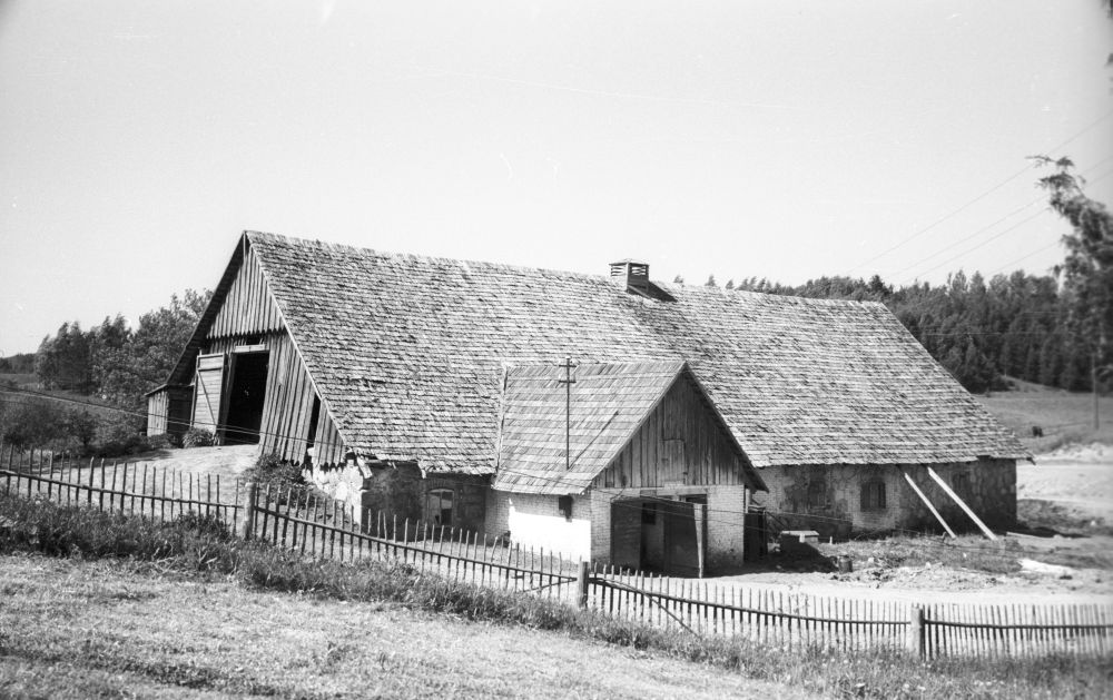 Tätta farm in Karula municipality, in front view.