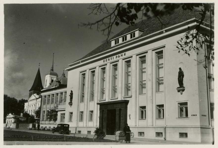 Bank building in Tartu, view. Architects Arnold Matteus and Karl Burman