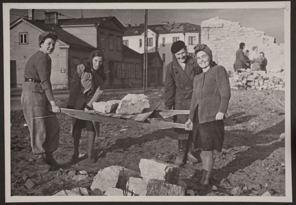 Employees of the state archive house destroying ruins/ Demolishing of the ruins of the archive building. Tallinn, Estonia 1946-1949