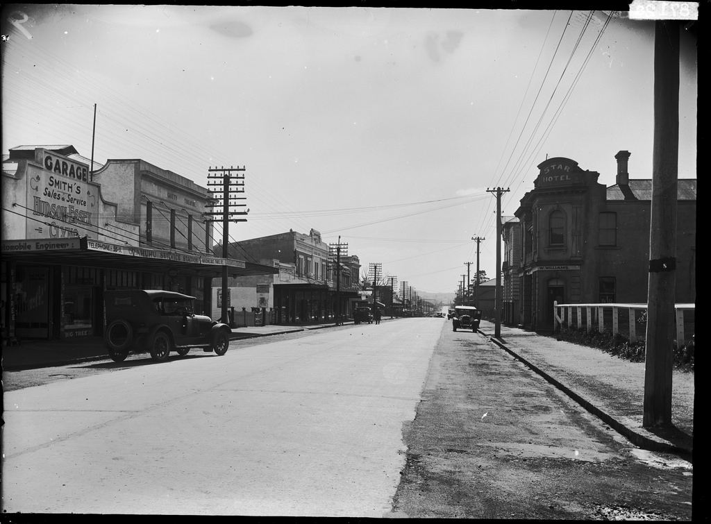 View looking along Great South Road, Otahuhu, Auckland