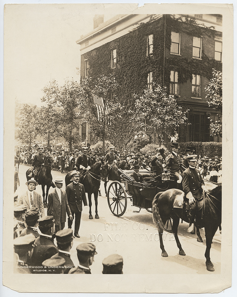 [homecoming of Former President Theodore Roosevelt, Passing Fifth Ave, New York City]