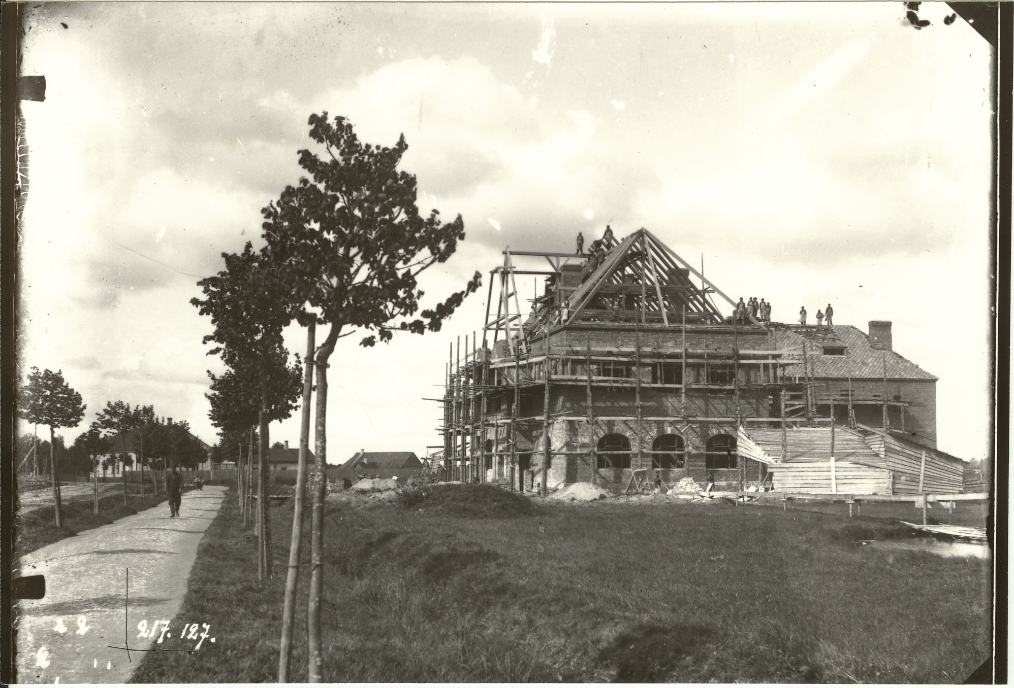 Photo, construction of German school house in Paides 20th century. At the beginning