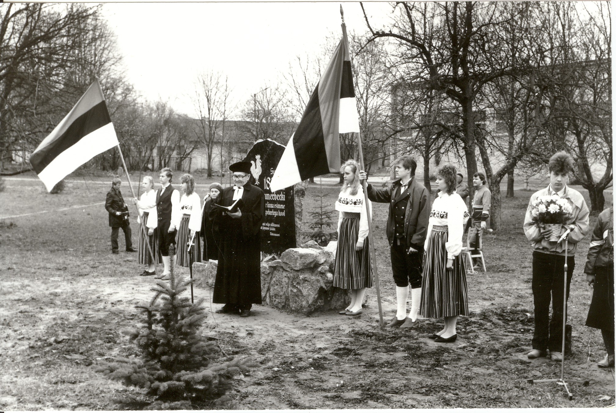 Photo, opening of Hammerbeck's memorial stone in 1989.