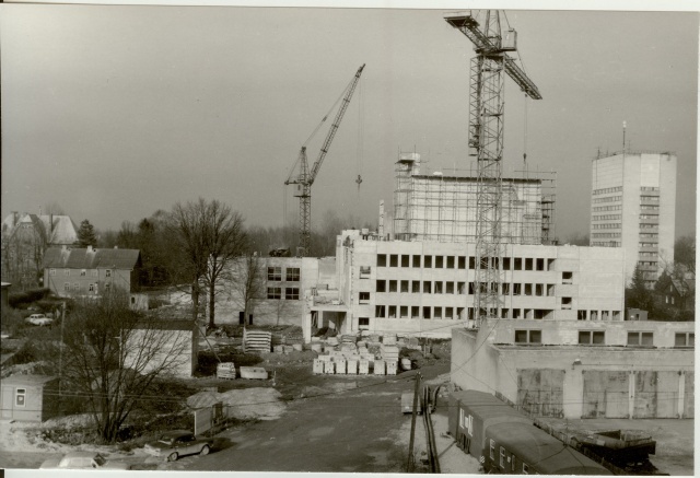 Photo construction of the new cultural building in Paides 1986