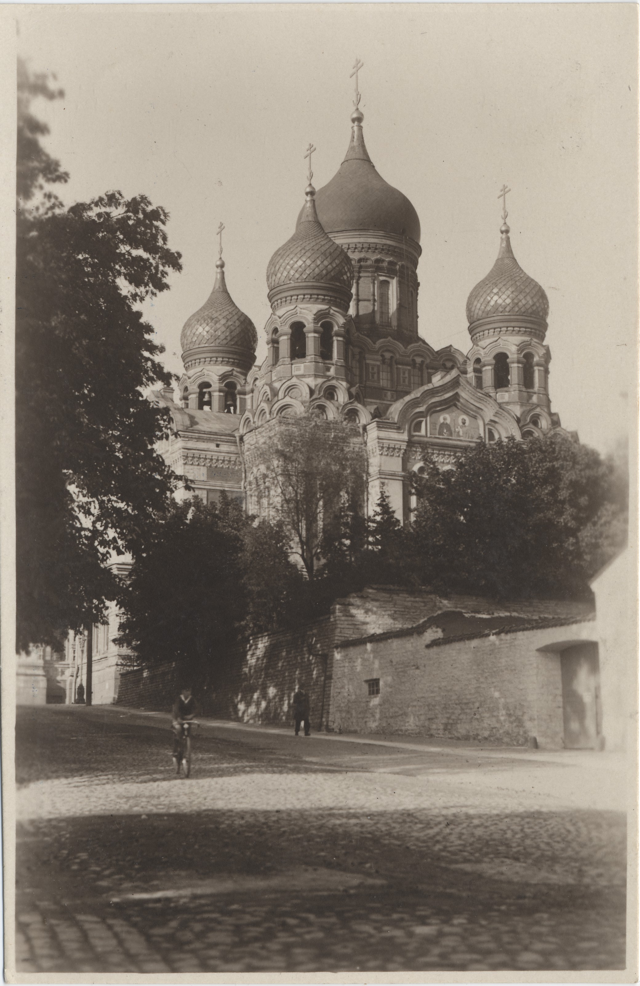 Estonian-tallinn : Aleksander Nevski Cathedral = The Gatedral of Aleksander Nevsky