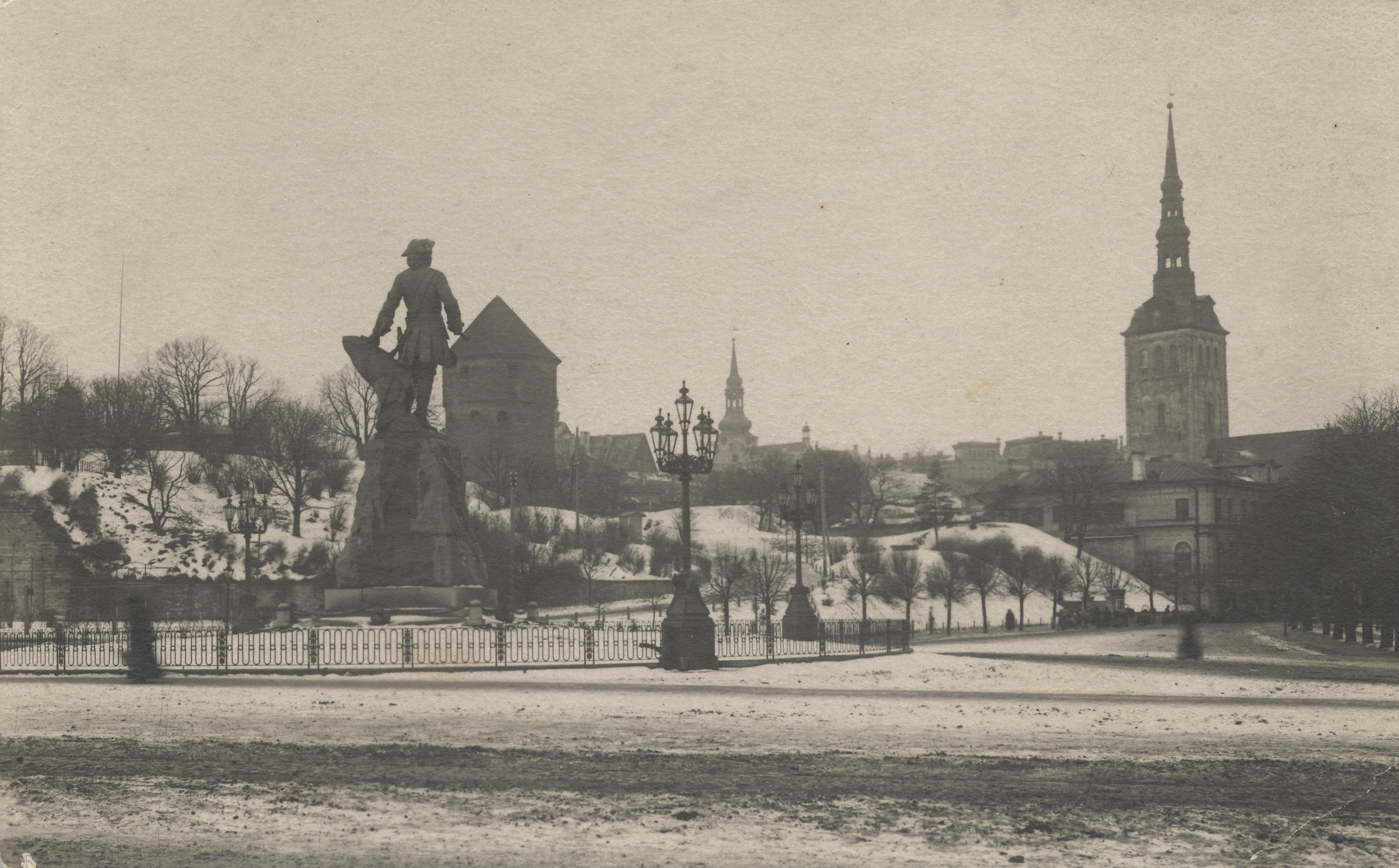 [tallinn] : [Peeter I monument]