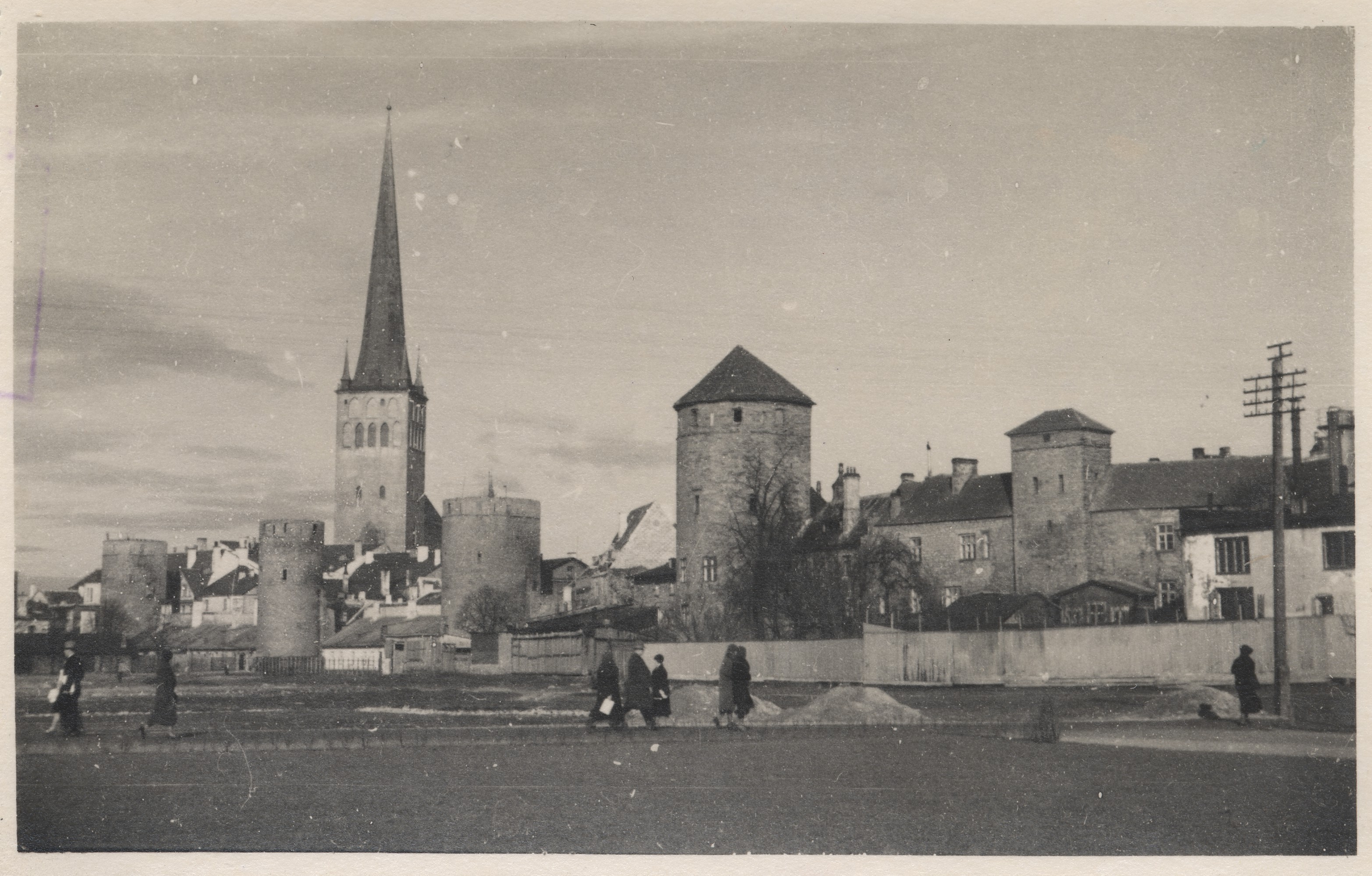 [tallinn] : [Tornide Square]