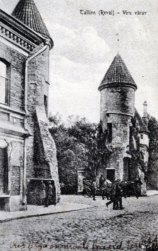 Tallinn, Viru Gate.