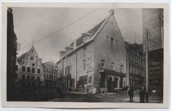 Tallinn, the old market, view from Viru Street, to see the stop of the horse railroad.