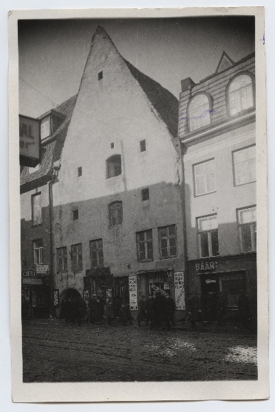 Tallinn, Viru Street 11 house façades before dismantling.