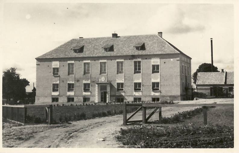 Tõrma Karusloomakasvatuse Administrative Building