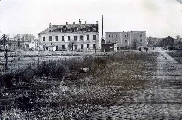 Emajõe left coast. Park, Raatuse t, Narva mnt 23 building.  Tartu, upper river, 1952-1960.