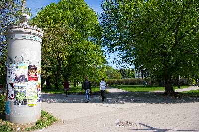 The Upper River Park at the arcillary. In the forefront of the announcement post. Tartu, May 2013.